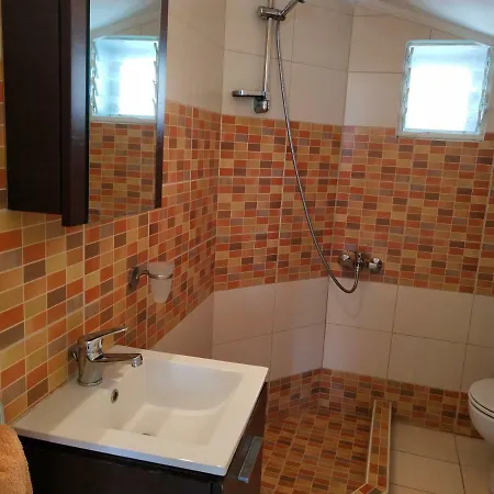 Apartment Pinewood 2
